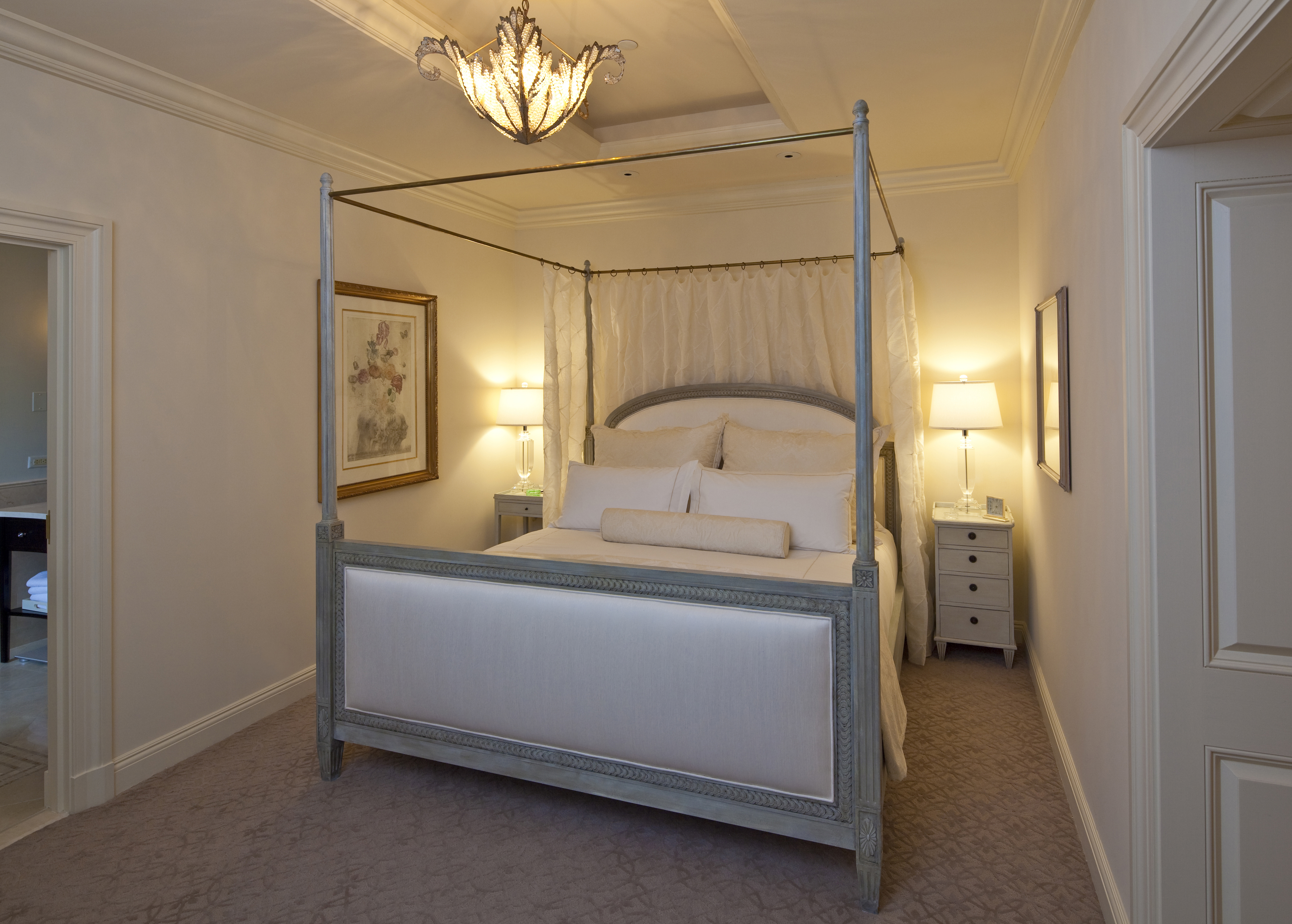 The elegant ambiance of The Jefferson Washington, DC’s guest rooms and suites evokes the hotel namesake’s cherished years in Paris as well as his time at Monticello.